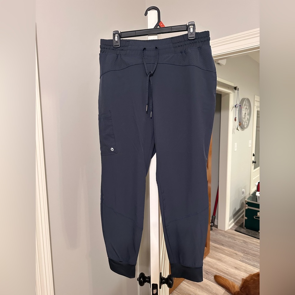 BARCO ONE Scrub Joggers - Medium Petite - Gray